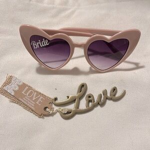 ⭐️Brand New Love bottle opener & Bride sunglasses A129